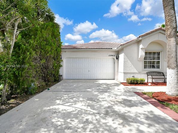 15982 NW 12th Ct, Pembroke Pines FL 33028