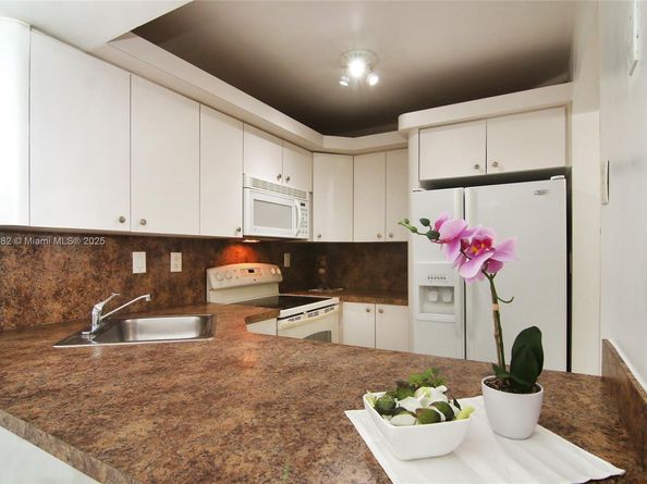 16465 NE 22nd Ave 116, North Miami Beach FL 33160