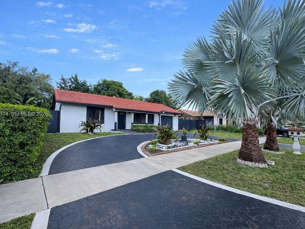 6875 SW 148th Ct, Miami FL 33193