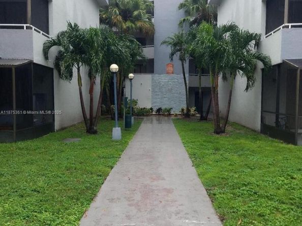 Undisclosed Address #A11875361, Miami FL 33193