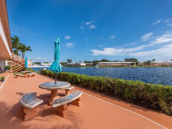 925 SW 11th Avenue 3j, Hallandale Beach FL 33009