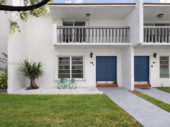 9430 SW 170th St 303, Palmetto Bay FL 33157