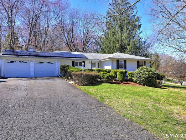 28 Grandview Drive, Trumbull CT 06611