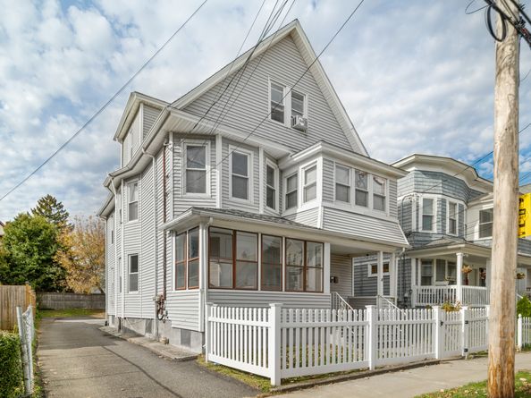 73 Pixlee Place, Bridgeport CT 06610