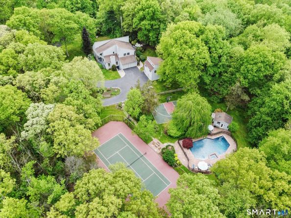 7 White Oak Lane, Weston CT 06883