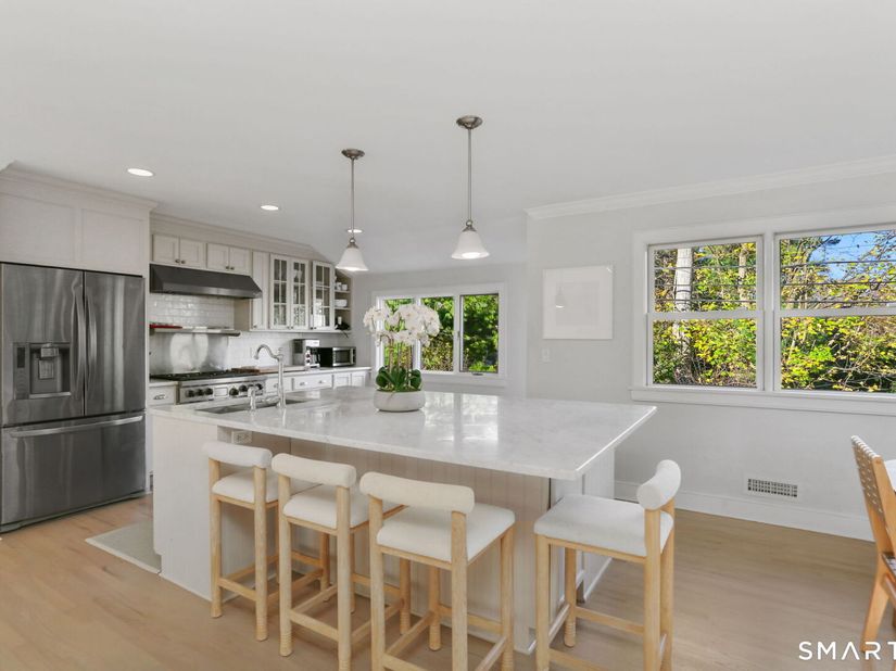 6 Meadowbank Road, Greenwich CT 06870
