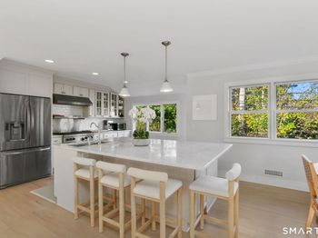 6 Meadowbank Road