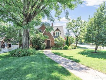 2 Winthrop Avenue
