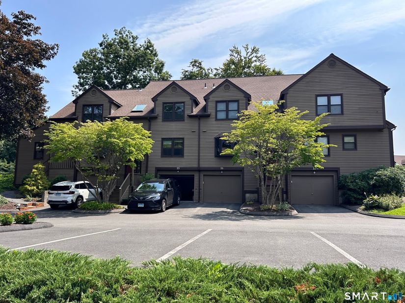 23 Eagle Rock Circle 23, Monroe CT 06468