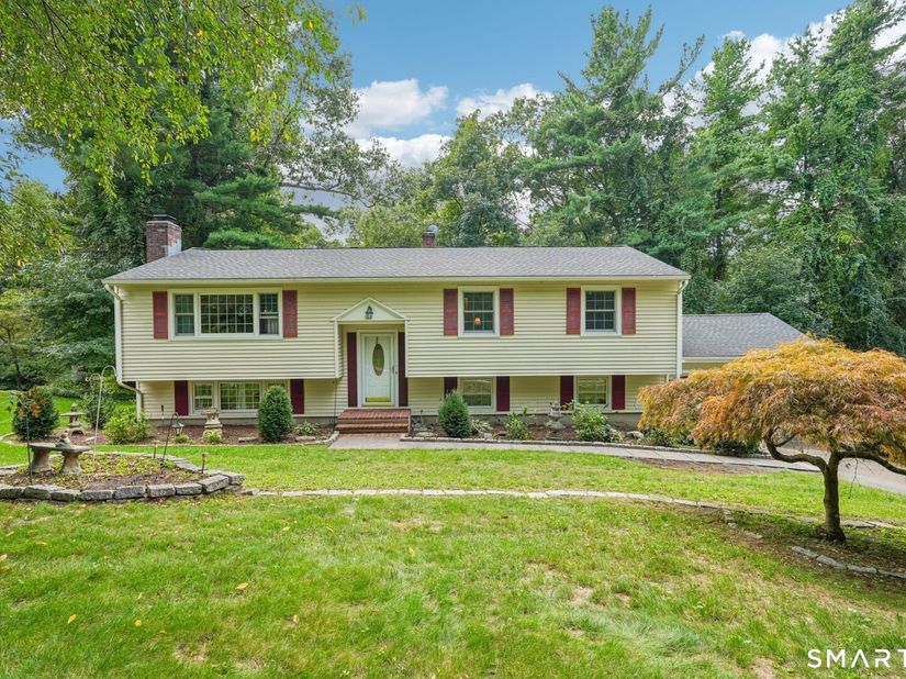 6 Hillcrest Road, Bethel CT 06801