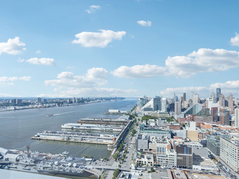 635 West 42nd Street 40D, New York NY 10036