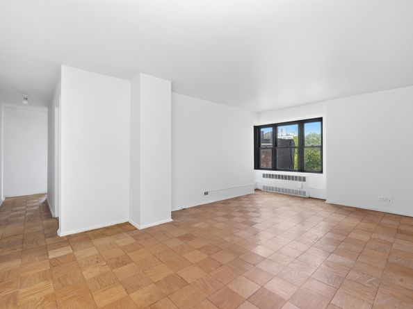 208 East Broadway J602, New York NY 10002