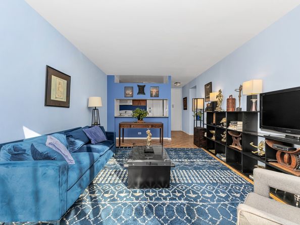 350 West 50th Street 3F, New York NY 10019