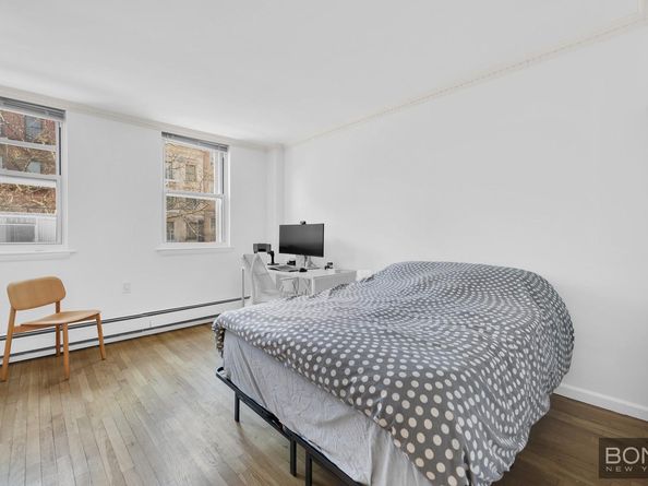 214 Ave A 2D, New York NY 10009