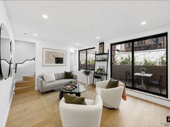 239 East 10th Street GARDENA, New York NY 10003