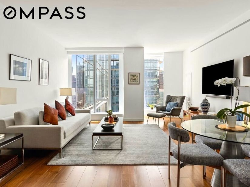 1 West End Avenue 25D, New York NY 10023