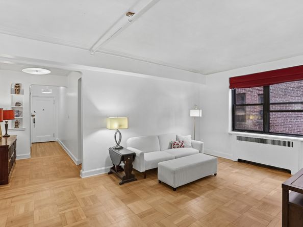 349 East 49th Street 5K, New York NY 10017