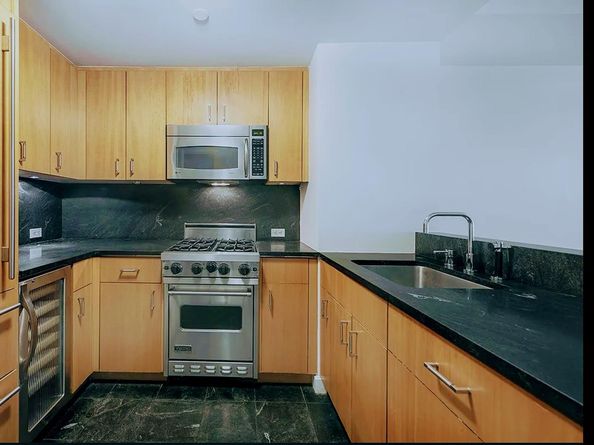 100 West 58th Street 8E, New York NY 10019