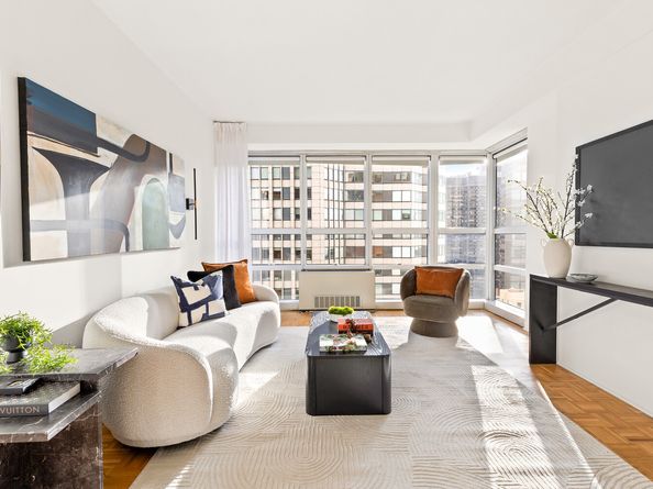 146 West 57th Street 44F, New York NY 10019
