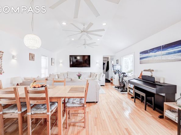 355 D Dormans Court D, Queens NY 11693