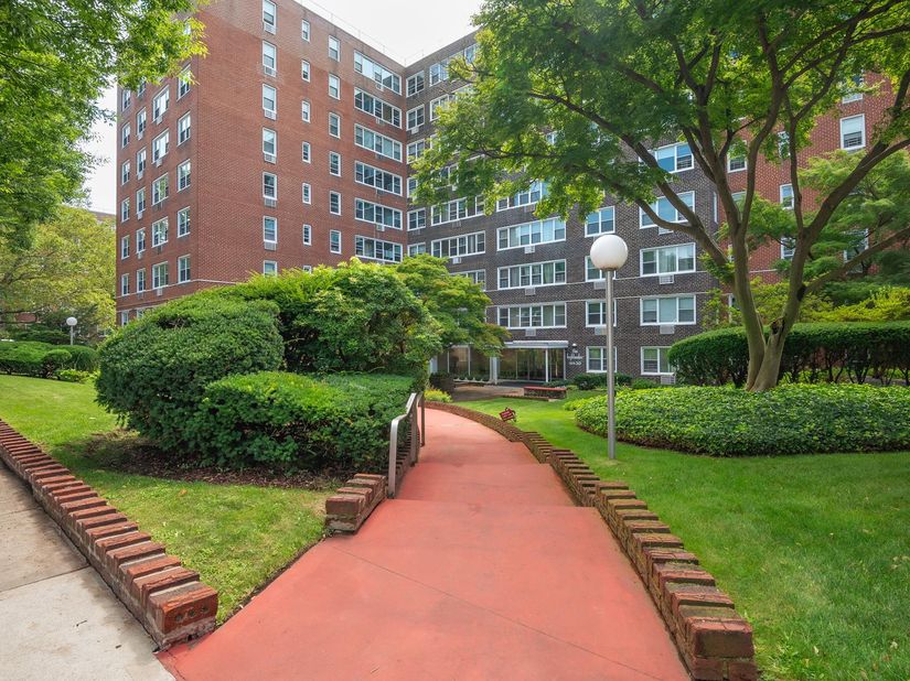 164-20 Highland Avenue 7T, Queens NY 11432