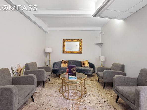 9 Prospect Park W GRND, Brooklyn NY 11215