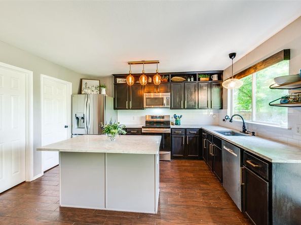 1405  Cardinal Way , Aubrey Texas 76227