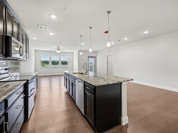 1735  Wittington Place  2203, Farmers Branch Texas 75234