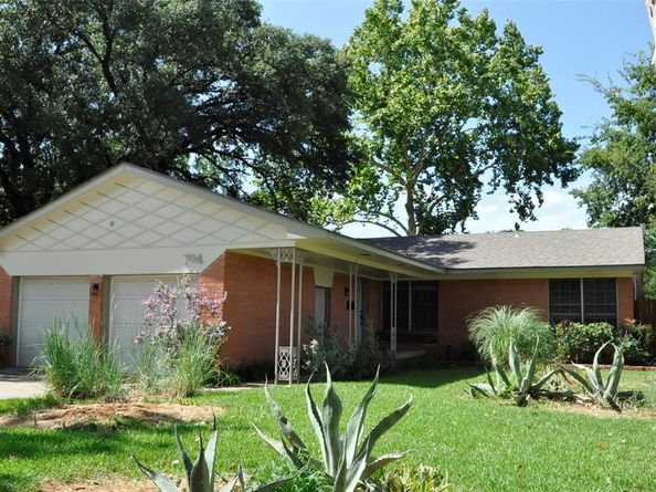 704  Ridgedale Drive , Richardson Texas 75080