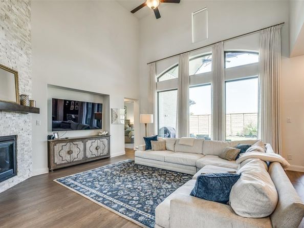 1810  Rockwood Lane , Mansfield Texas 76063