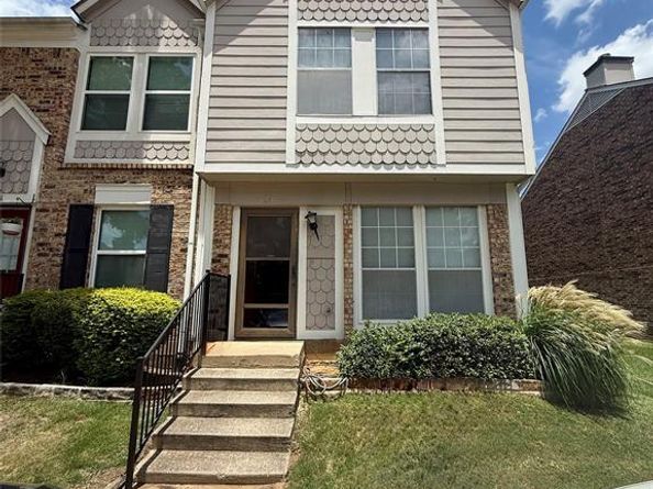 24  Abbey Road , Euless Texas 76039