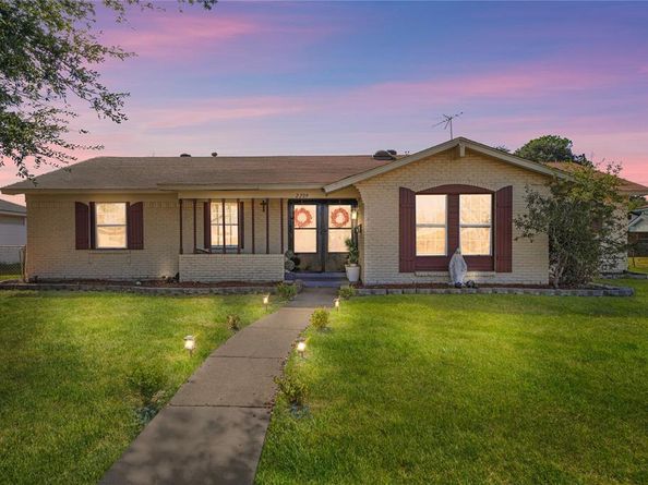 2229  Aloha Drive , Mesquite Texas 75150