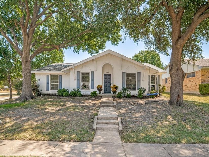 2600  Montclair Lane , Mesquite Texas 75150