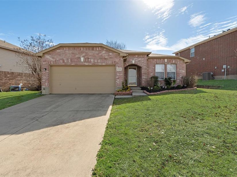 2528  Big Spring Drive , Fort Worth Texas 76120