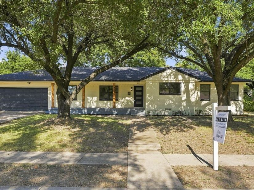 802  Ranier Circle , Garland Texas 75041