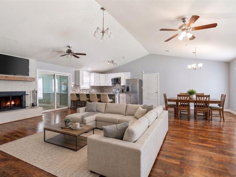 909 N Dove Road , Grapevine Texas 76051
