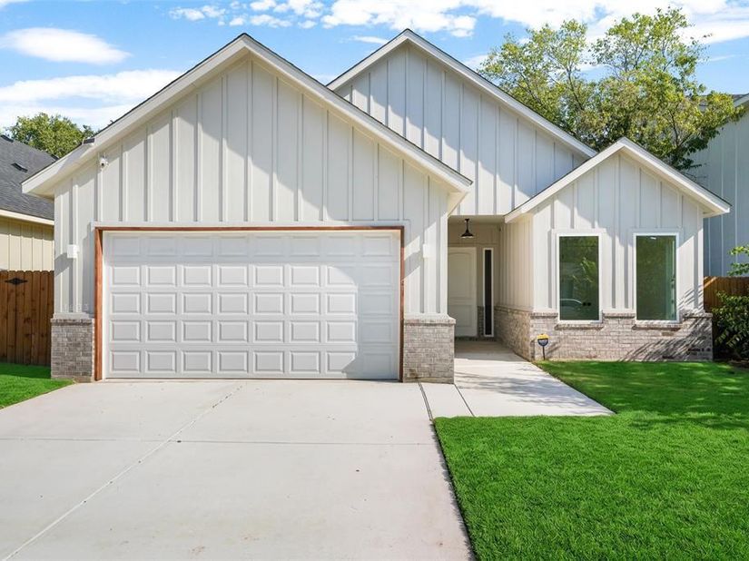 1633 E Tucker Street , Fort Worth Texas 76104