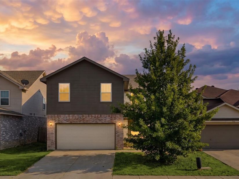 9910  Ironhorse Drive , Dallas Texas 75227