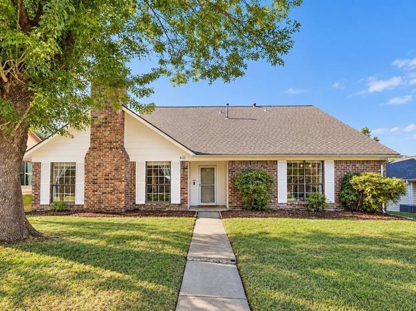621  Torrance Drive , Garland Texas 75040