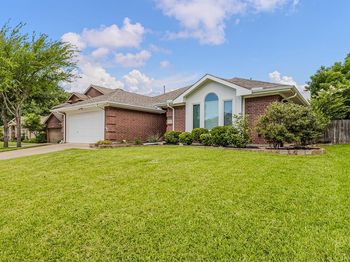 838  Oak Hollow Lane 
