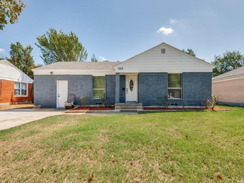 1528  Priscilla Lane , Irving Texas 75061