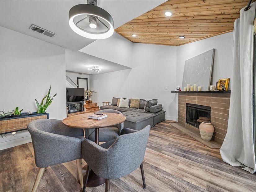 4777  Cedar Springs Road  3Q, Dallas Texas 75219