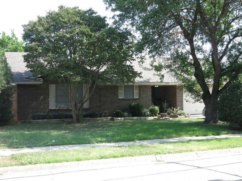2029  Shenandoah  , Carrollton Texas 75007