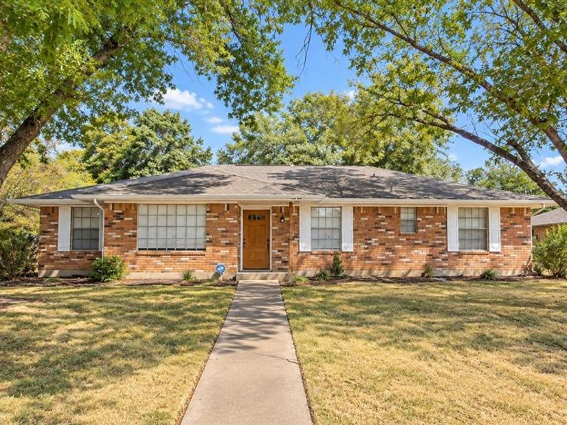 321  Shockley Avenue , DeSoto Texas 75115