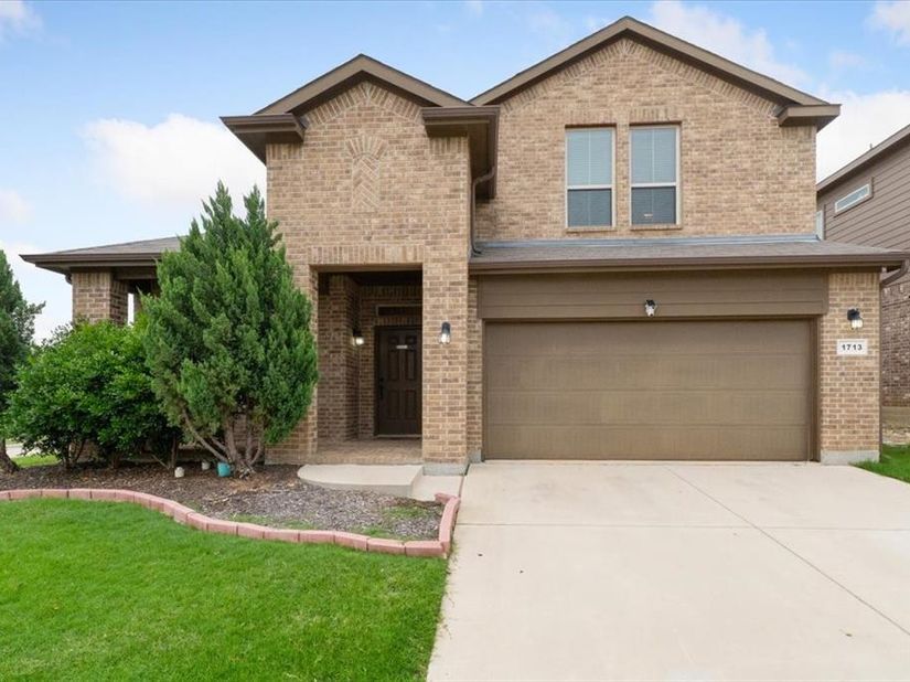 1713  Falling Star Drive , Fort Worth Texas 76052