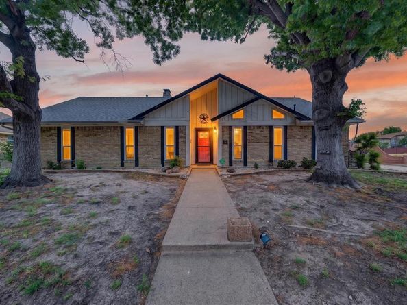 1000  Oxfordshire Drive , Carrollton Texas 75007