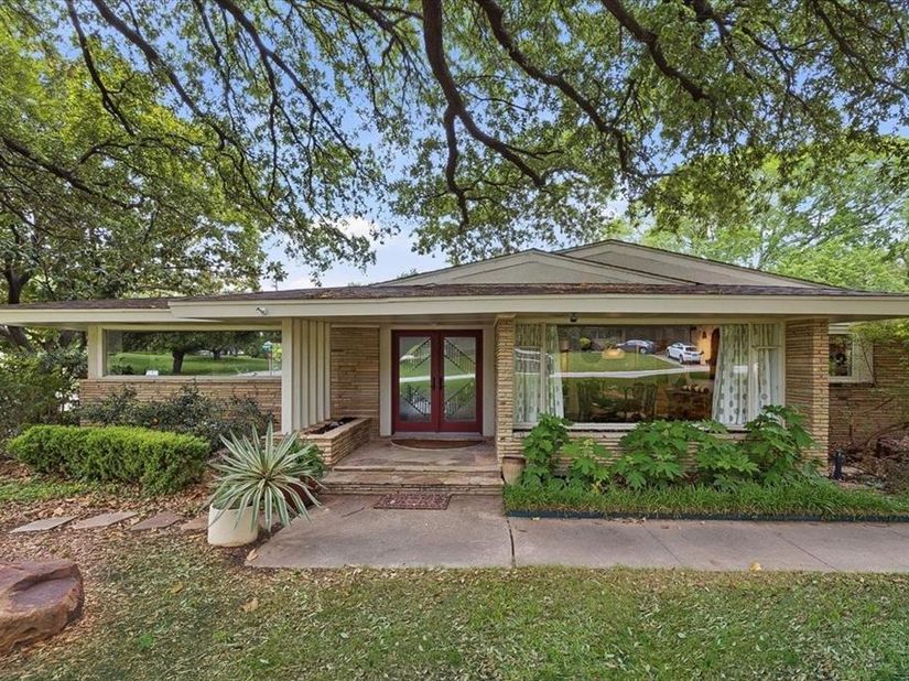 3601  Encanto  , Fort Worth Texas 76109