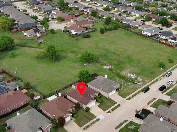 2736  Ensenada Lane , Fort Worth Texas 76108