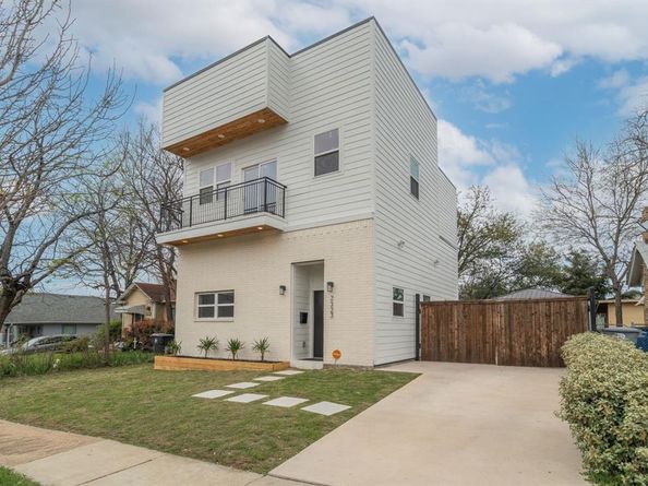2323  Douglas Avenue , Dallas Texas 75219