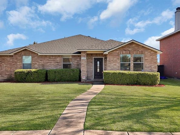 1120  Bumble Bee Drive , Lancaster Texas 75134